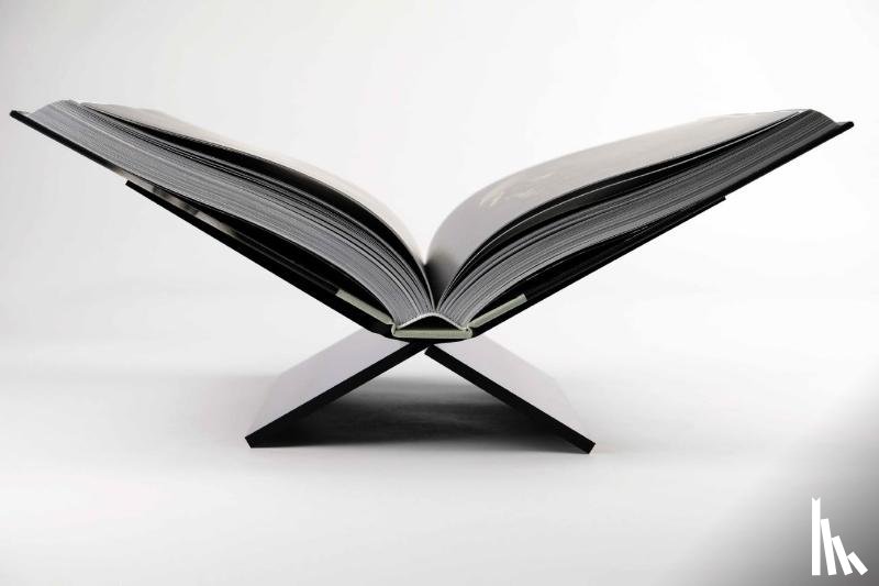  - Boekenstandaard perspex middel design mat zwart
