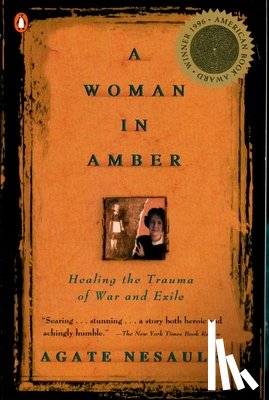 Nesaule, Agate - A Woman in Amber