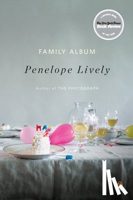 Lively, Penelope - Family Album