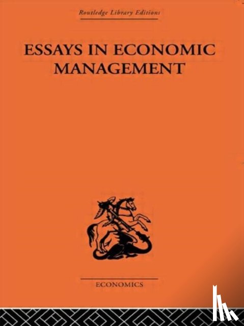 Cairncross, Alec - Essays in Economic Management