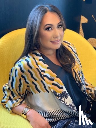 de la cruz, melissa - (02): the encanto's curse