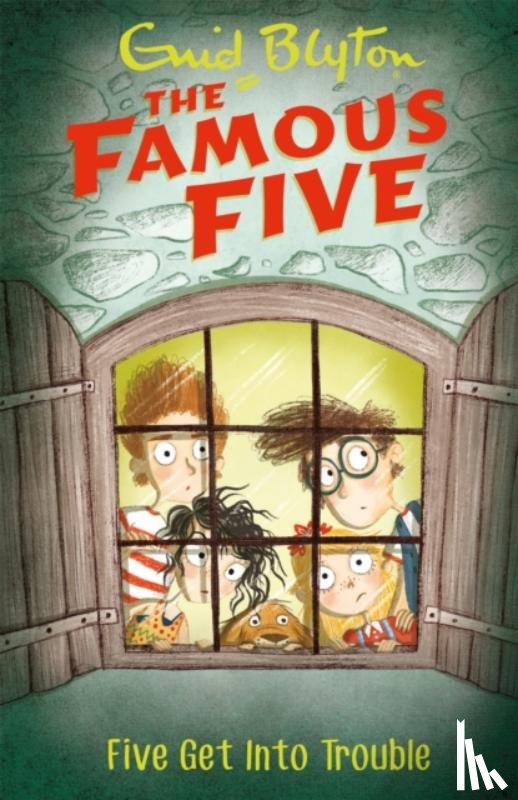 Blyton, Enid - Famous Five: Five Get Into Trouble