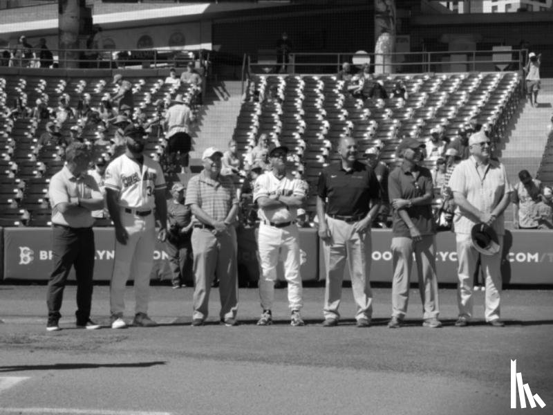 Lowenfish, Lee - Baseball's Endangered Species