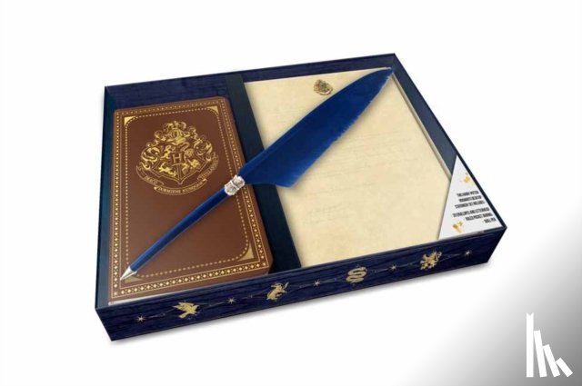 Insight Editions - Harry Potter: Hogwarts' School of Witchcraft and Wizardry Desktop Stationery Set