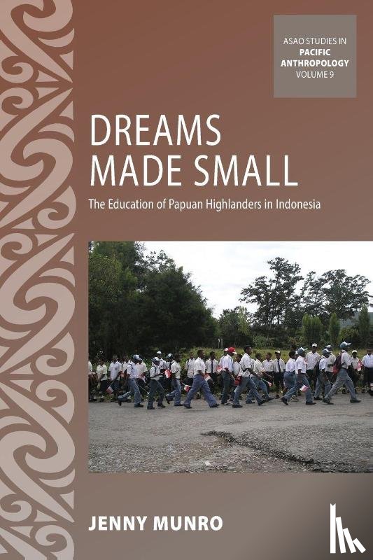 Munro, Jenny - Dreams Made Small