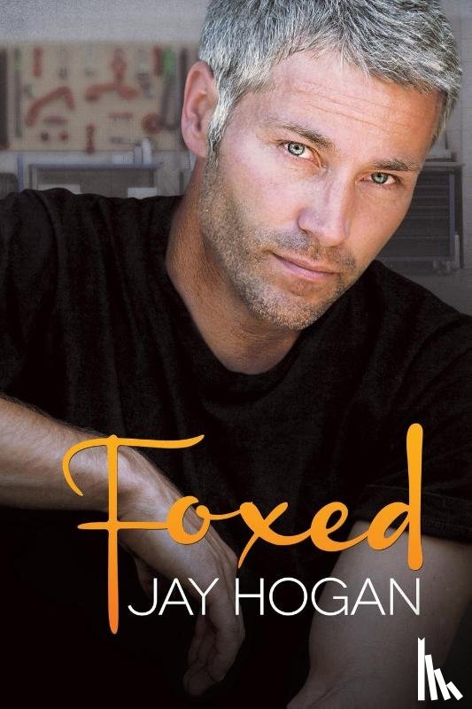 Hogan, Jay - Foxed