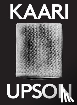 Marta, Karen - Kaari Upson - 2000 Words