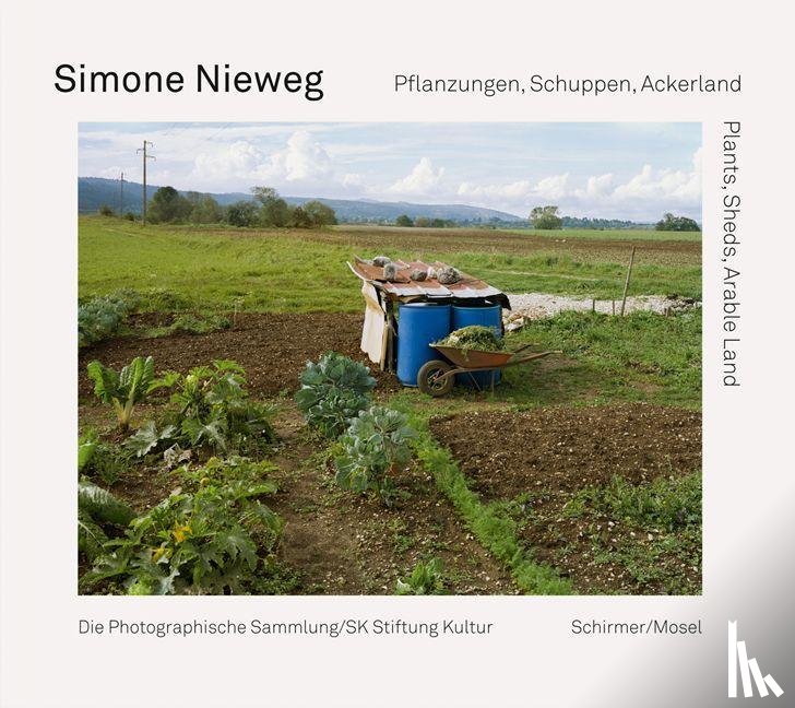 Nieweg, Simone - Pflanzungen, Schuppen, Ackerland
