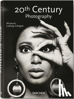  - 20th Century Photography