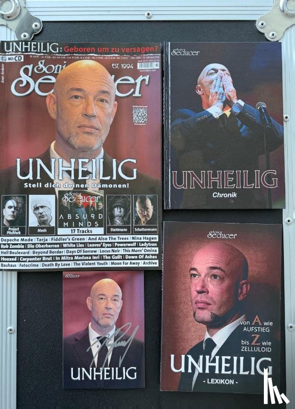  - Unheilig signierte Fotokarte + Chronik-Buch + Lexikon Buch + Sonic Seducer 03/2026 Liebe Glaube Monster