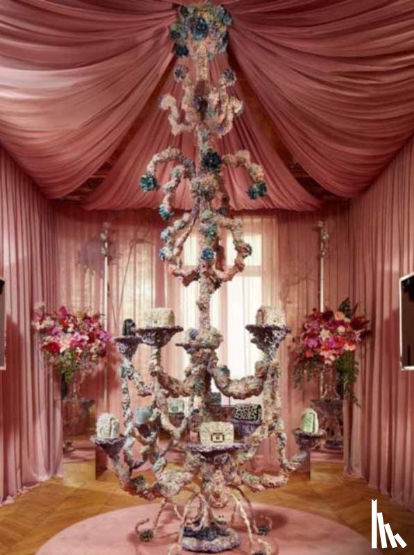 Semmelhack , Elizabeth - Roger Vivier