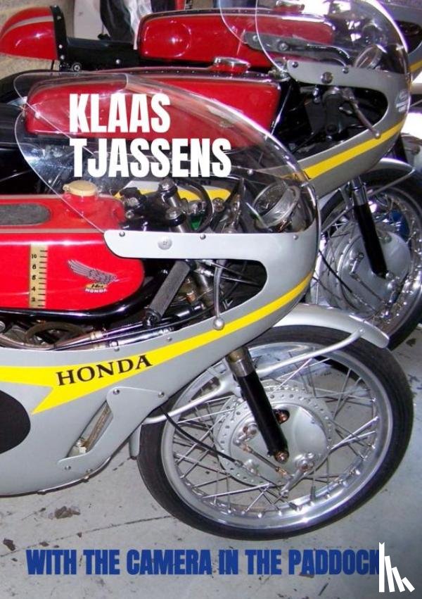 Tjassens, Klaas - With the camera in the paddock