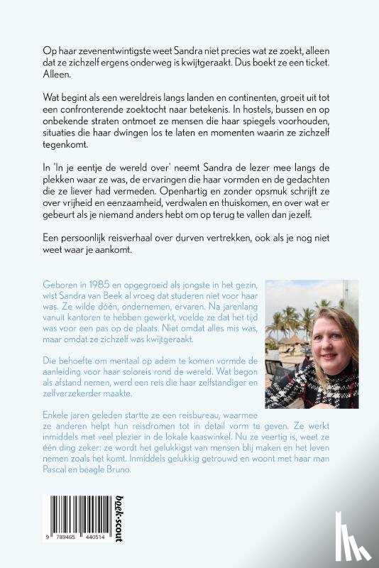 van Beek, Sandra - In je eentje de wereld over