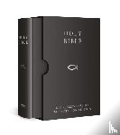 Collins UK - HOLY BIBLE: King James Version (KJV) Black Presentation Edition