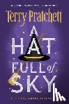 Pratchett, Terry - A Hat Full of Sky