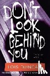 Lois Duncan - Don't Look Behind You