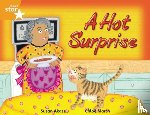 Akass, Susan - Rigby Star Guided 2 Orange Level, A Hot Surprise Pupil Book (single)