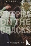 Mary Downing Hahn - Stepping on the Cracks