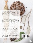 Woods, Ruth - Finding Form with Fibre