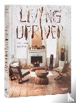 Vries, Barbara de, Tuccillo, Emma Austen - Living Upriver