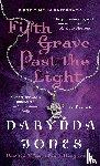 Jones, Darynda - Fifth Grave Past the Light