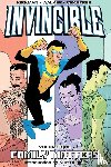 Kirkman, Robert - Invincible Volume 1: Family Matters