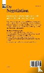 Harvard Business Review, Kahneman, Daniel, Malhotra, Deepak, Meyer, Erin - HBR's 10 Must Reads on Negotiation (with bonus article "15 Rules for Negotiating a Job Offer" by Deepak Malhotra)