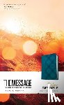 Peterson, Eugene H. - The Message Deluxe Gift Bible: The Bible in Contemporary Language