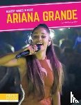 London, Martha - Ariana Grande