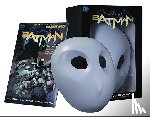 Snyder, Scott, Capullo, Greg - Batman: The Court of Owls Mask and Book Set