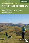 Turnbull, Ronald - Walking in the Scottish Borders