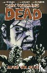 Kirkman, Robert - The Walking Dead 08