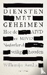 Aerdts, Willemijn - Diensten met geheimen