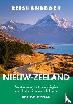 Spaan, Antonette - Reishandboek Nieuw-Zeeland - Praktische en culturele reisgids met alle bezienswaardigheden