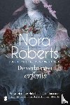 Roberts, Nora, Fast Forward Translations - De verborgen erfenis - Sonya erft een prachtig landhuis van haar oom, maar ze merkt al snel dat ze daar niet alleen is