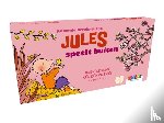  - Jules speelt buiten