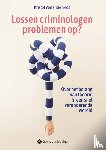  - Lossen criminologen problemen op?