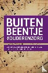 Gier, Nico de - Buitenbeentje in de ouderenzorg - Van idee tot 11.000 concerten voor ouderen en zieken