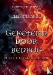 Desmit, Elena - Geketend door bedrog