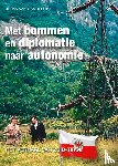 Vanslambrouck, Johan - Met bommen en diplomatie naar autonomie