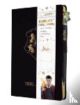 Insight Editions - Harry Potter: Hogwarts Travel Journal with Pen